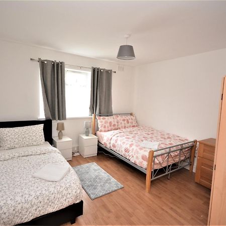 Lovely 2 Bedroom Condo In Greater Londres Extérieur photo