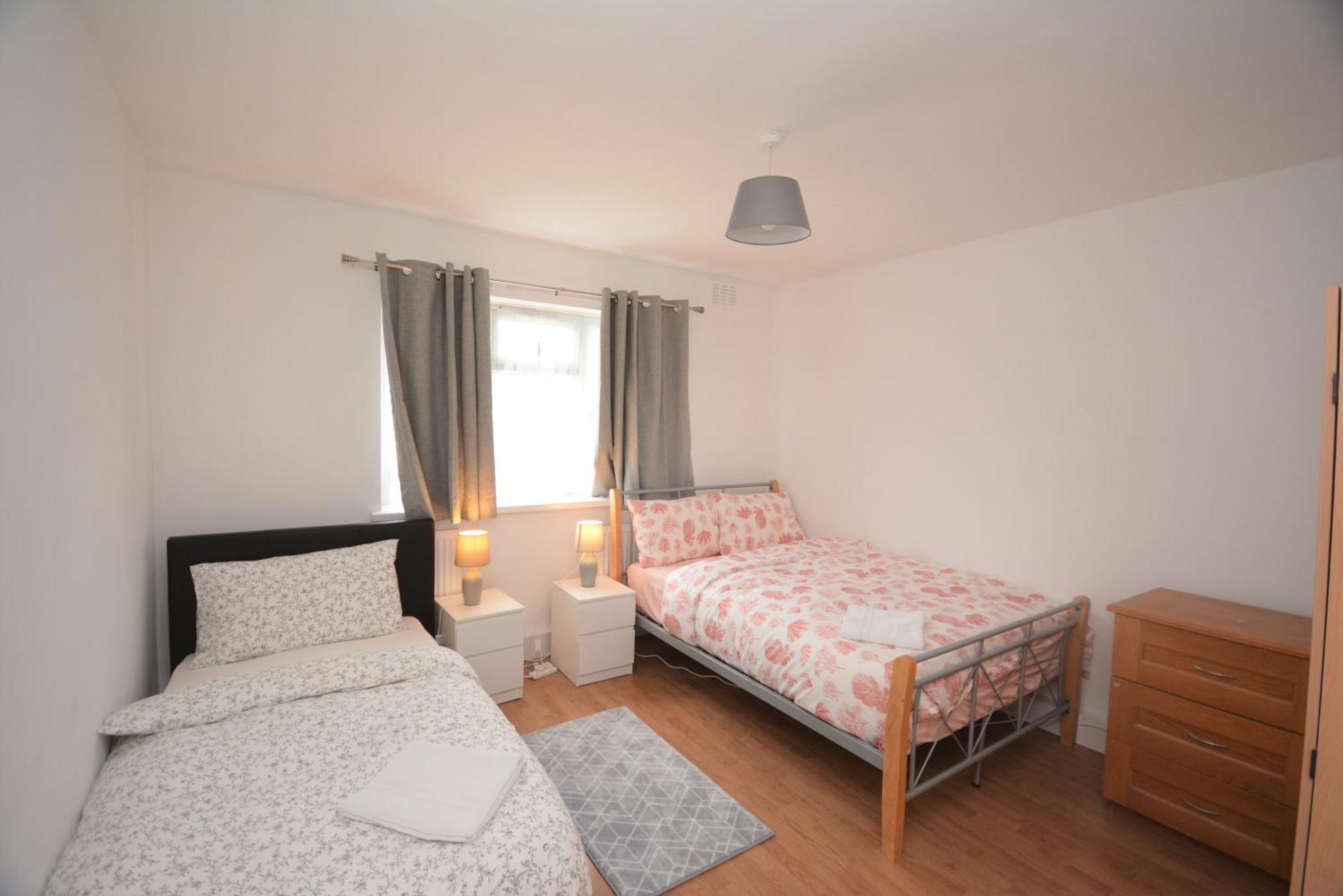 Lovely 2 Bedroom Condo In Greater Londres Extérieur photo